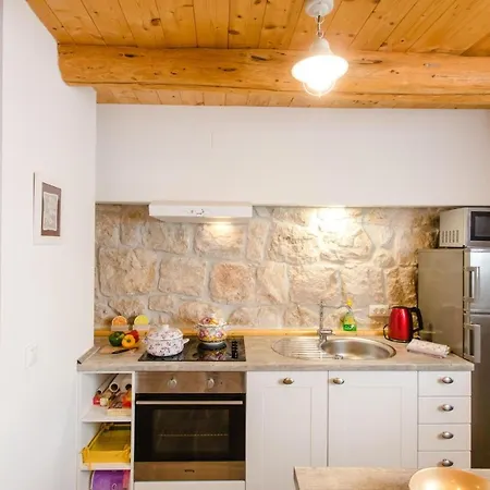 Sleeps 4 Pool * Mihanici