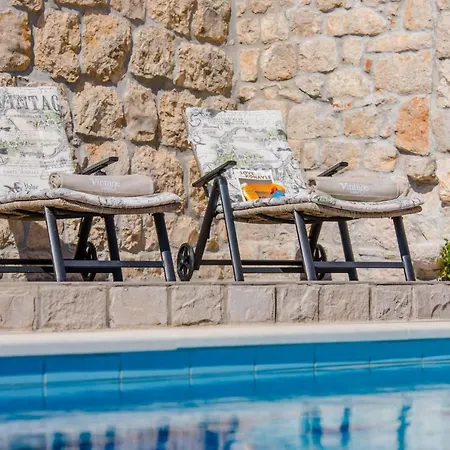 Sleeps 4 Pool 빌라