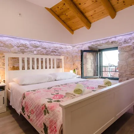 Villa Sleeps 4 Pool *